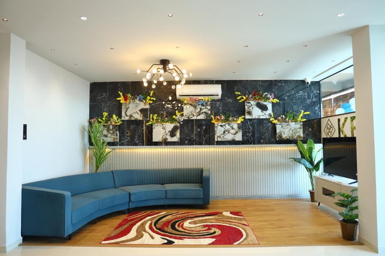 Hotel The Parker Inn By Kbnt Group Surat Zewnętrze zdjęcie