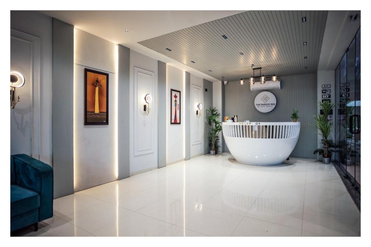 Hotel The Parker Inn By Kbnt Group Surat Zewnętrze zdjęcie