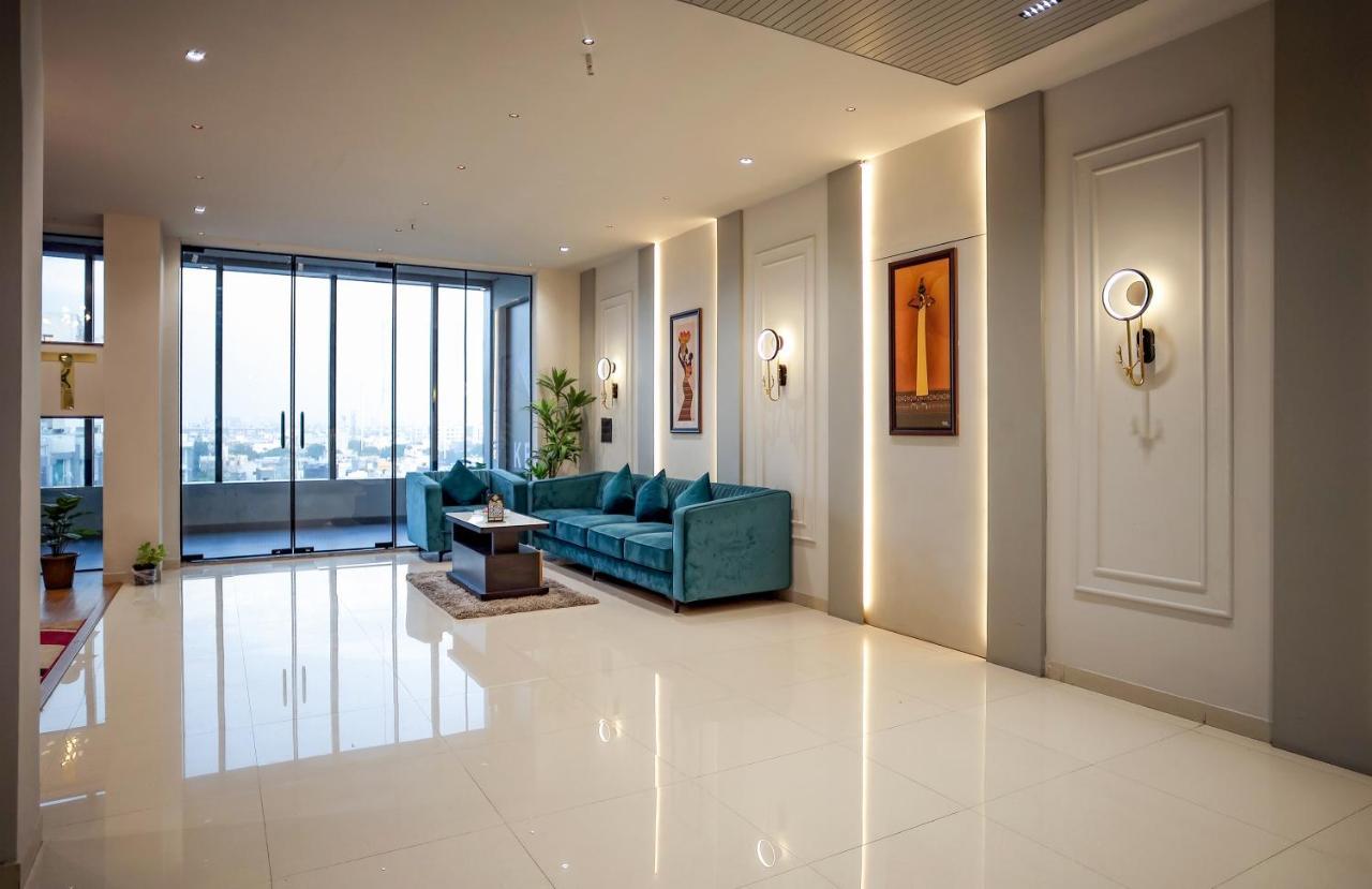Hotel The Parker Inn By Kbnt Group Surat Zewnętrze zdjęcie