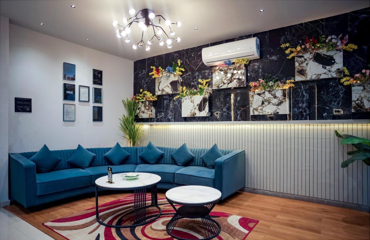 Hotel The Parker Inn By Kbnt Group Surat Zewnętrze zdjęcie