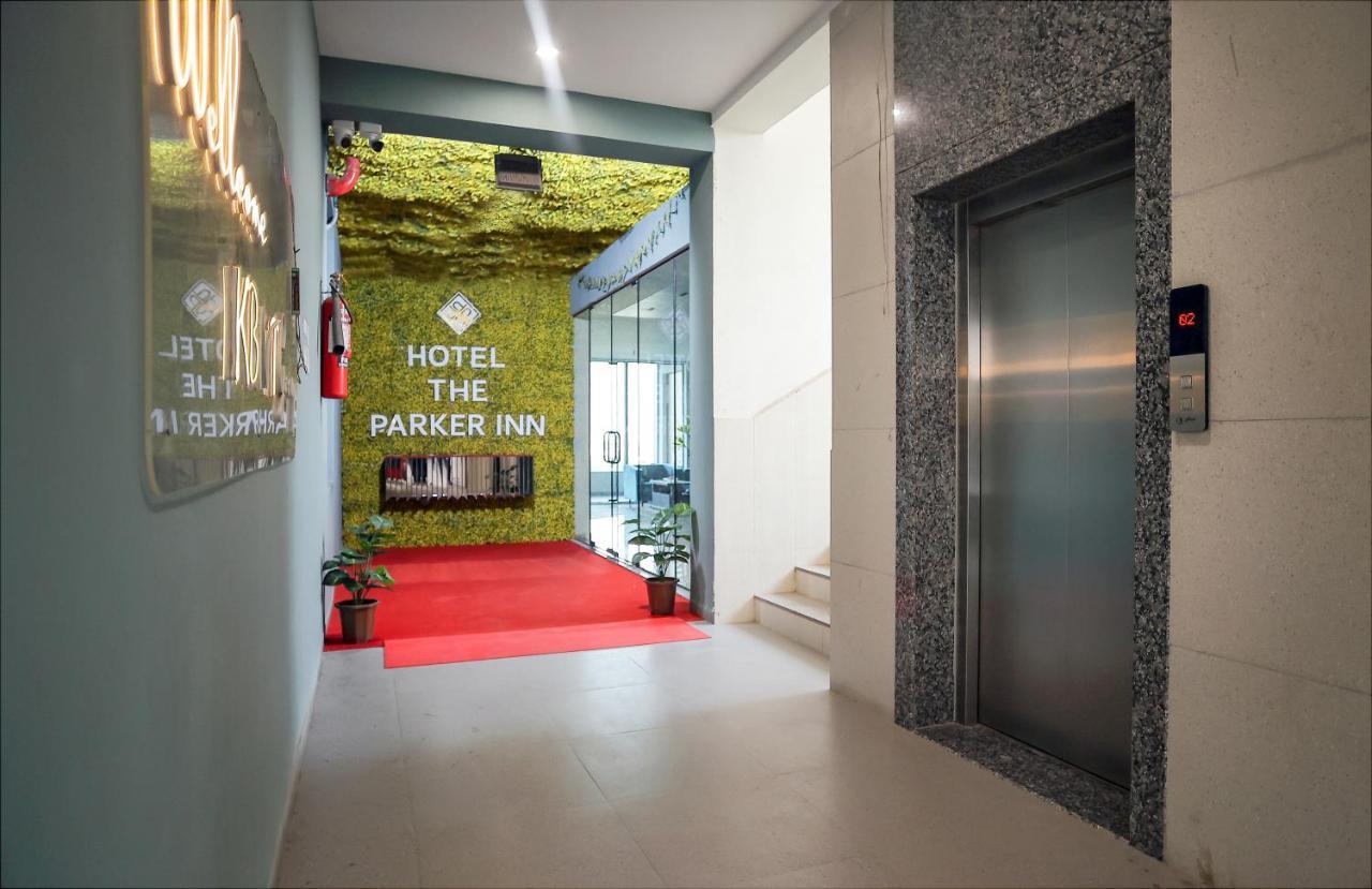 Hotel The Parker Inn By Kbnt Group Surat Zewnętrze zdjęcie