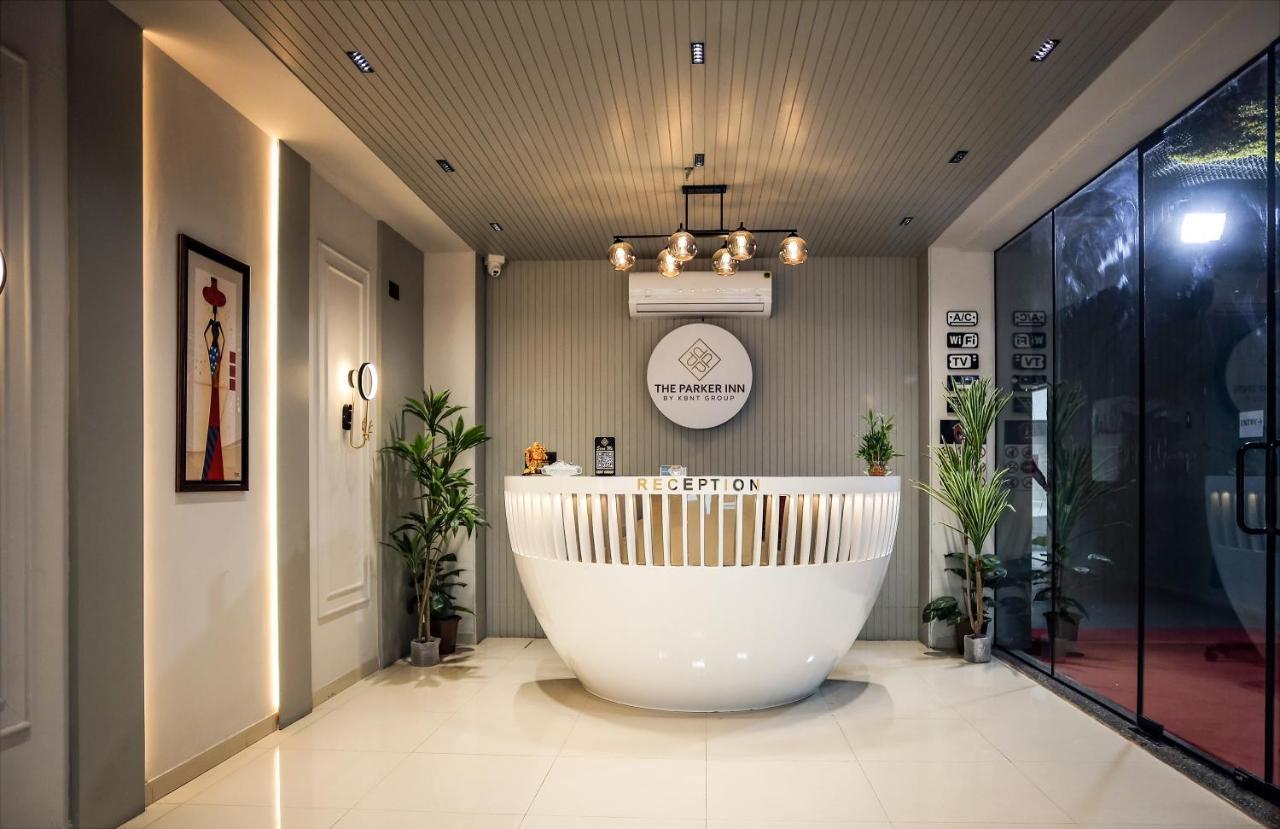 Hotel The Parker Inn By Kbnt Group Surat Zewnętrze zdjęcie