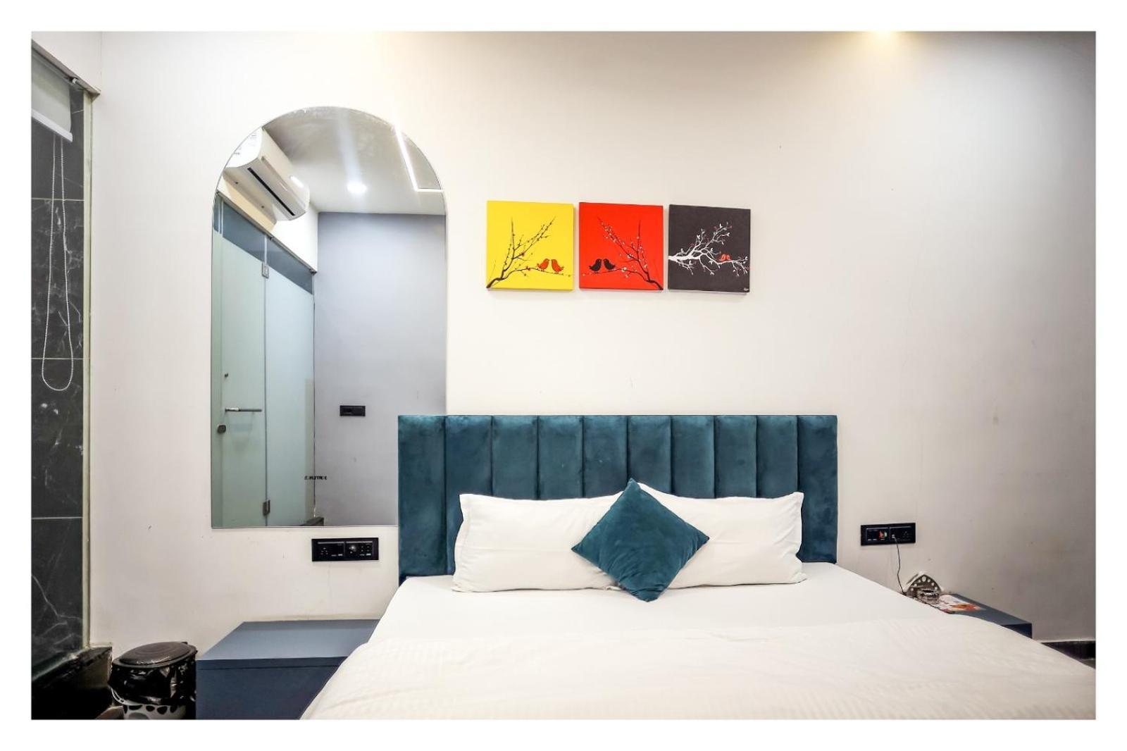 Hotel The Parker Inn By Kbnt Group Surat Zewnętrze zdjęcie