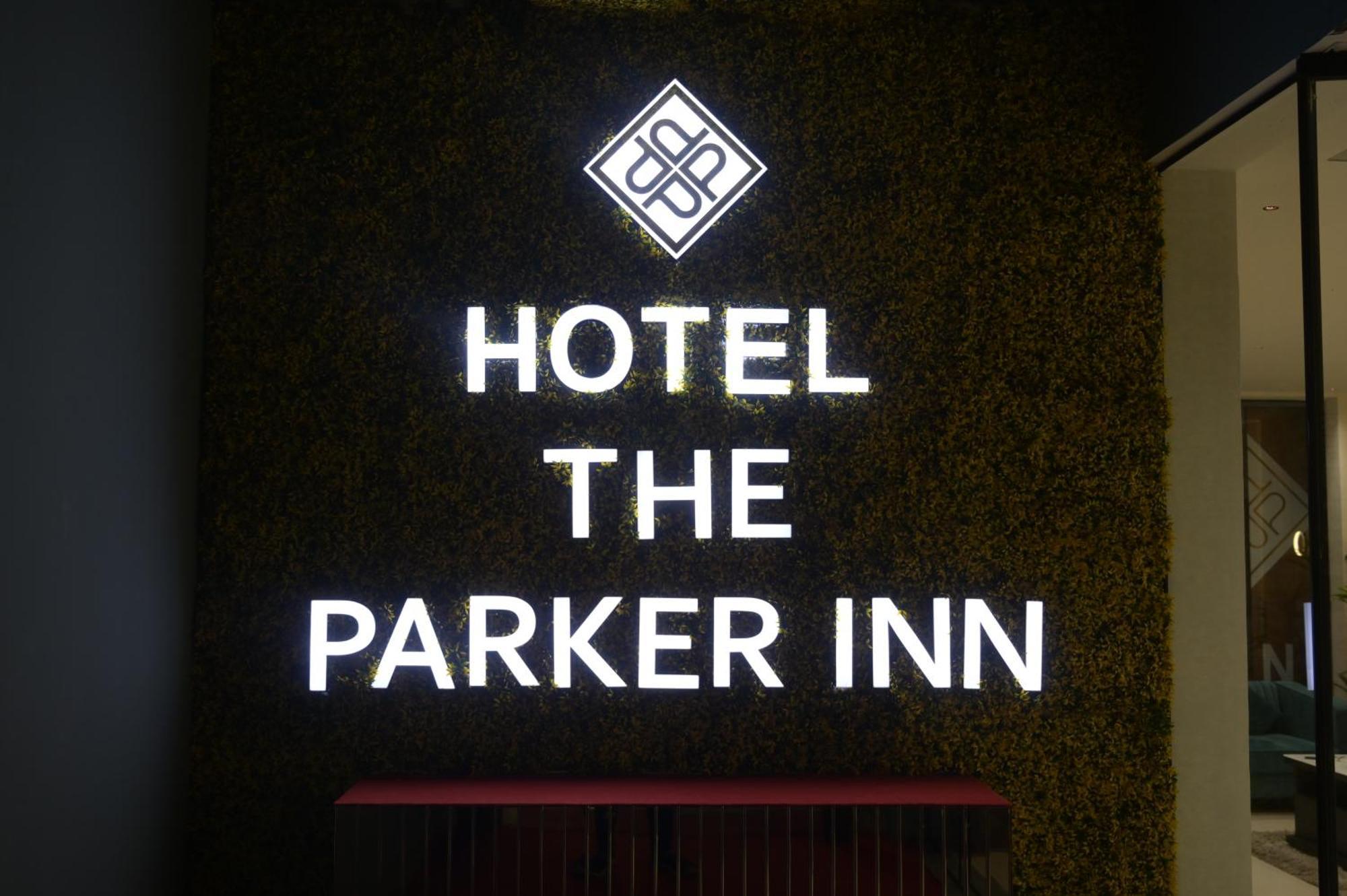 Hotel The Parker Inn By Kbnt Group Surat Zewnętrze zdjęcie
