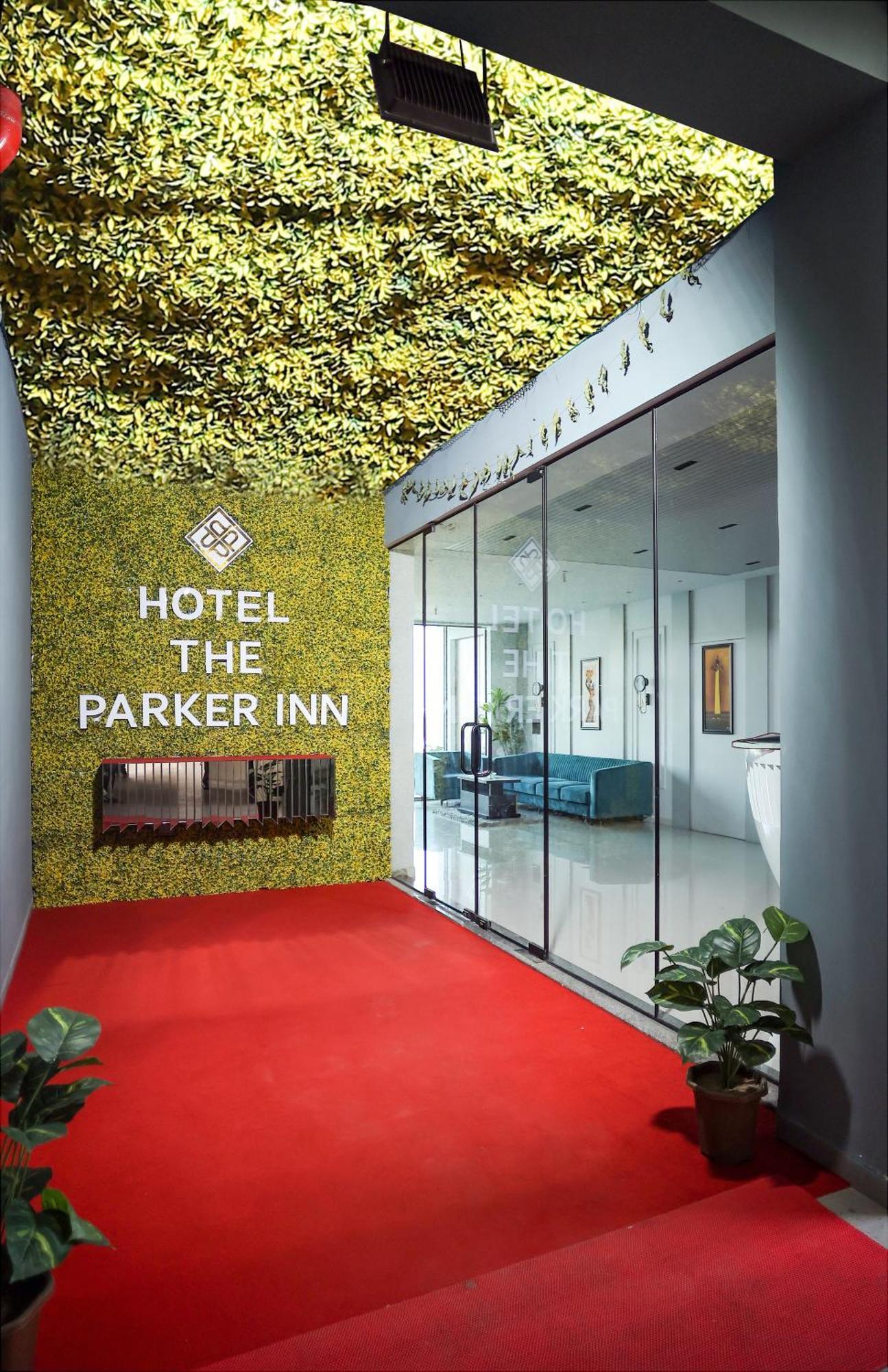 Hotel The Parker Inn By Kbnt Group Surat Zewnętrze zdjęcie