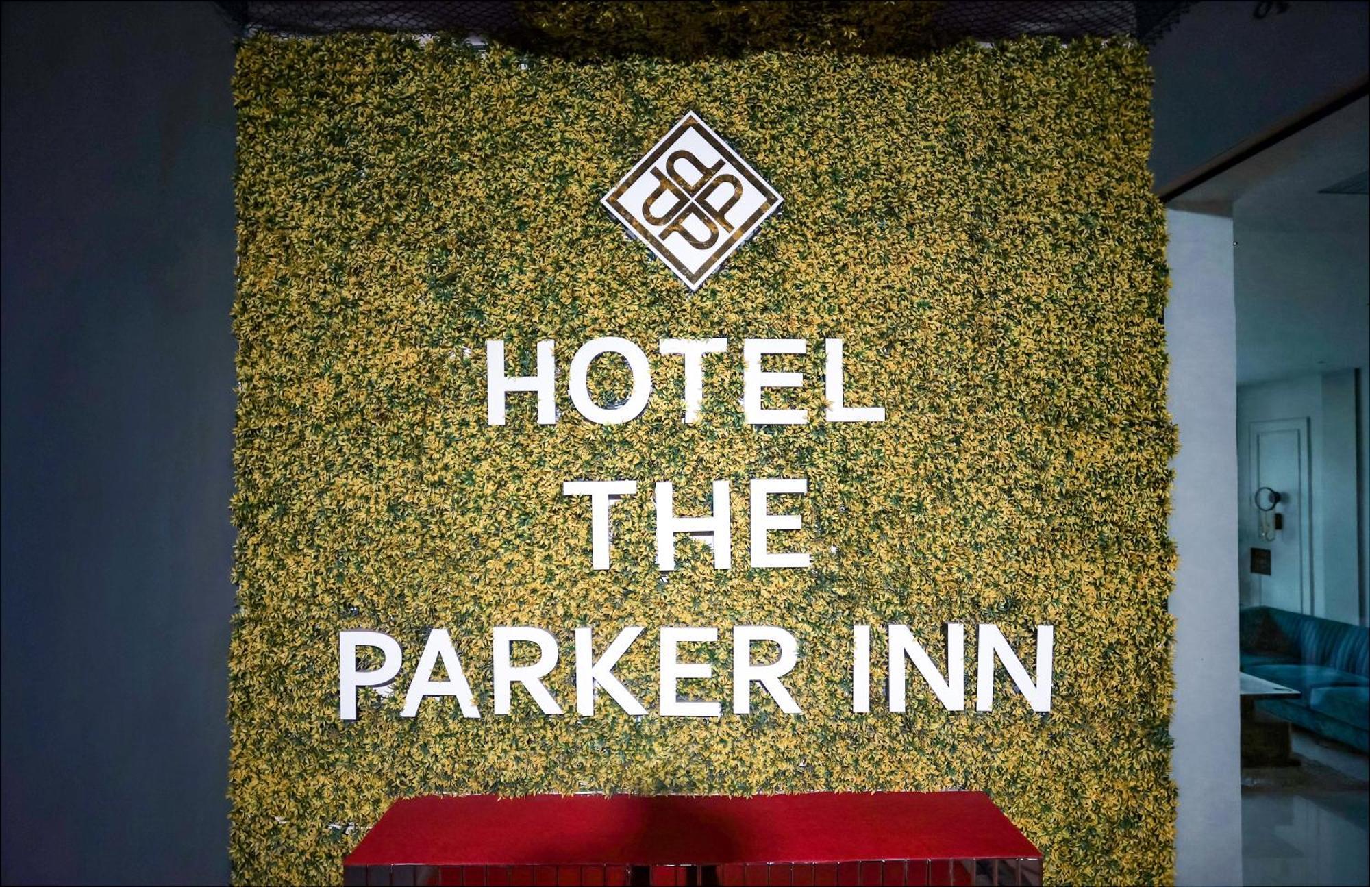 Hotel The Parker Inn By Kbnt Group Surat Zewnętrze zdjęcie
